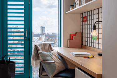 Penthouse En Suite at Ty Nant, 180 High Street, City Centre, Swansea, SA11NE - Image 1